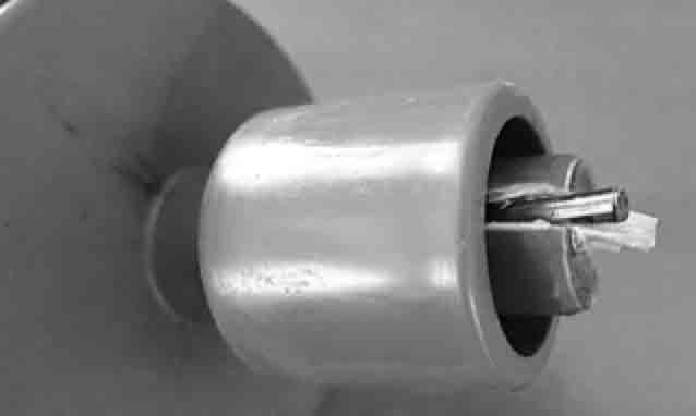 Пример неудачного крепления концевого фитинга.