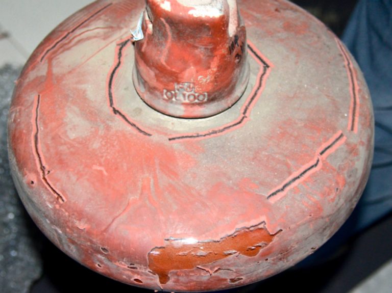 Пример окончания срока службы RTV-покрытия, вероятно, из-за неоптимального применения