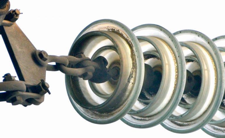 Натяжение струны стекла показывает более сильное загрязнение отложений на дисках в конце передачи