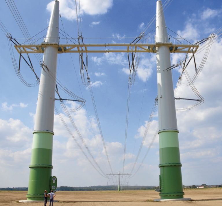 Рис.-13-Натяжная башня на пилотной линии-