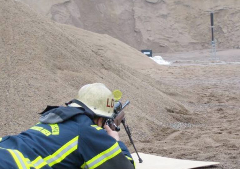 Испытание изолятора на разрушение выстрелом из винтовки 768&nbsp;x&nbsp;540