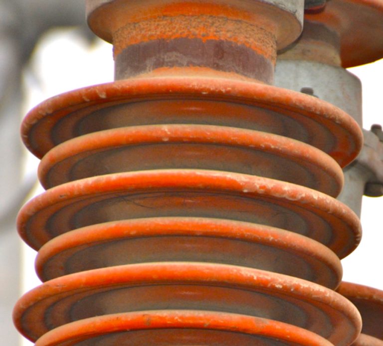 Это применение в полевых условиях привело к тому, что некоторые области фарфора остались без покрытия