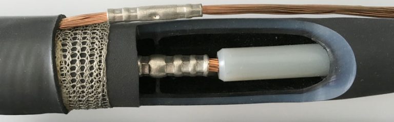 Вид в разрезе на скользящее соединение среднего напряжения