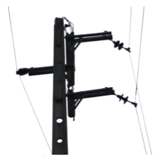 Поврежденный столб